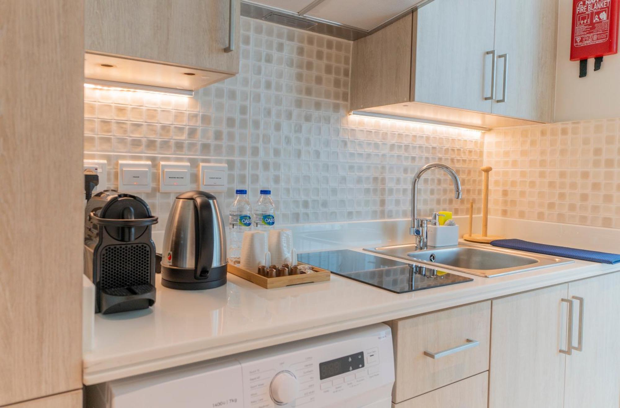Studio With Pool And Private Beach Access On Palm Jumeirah Dubai Esterno foto